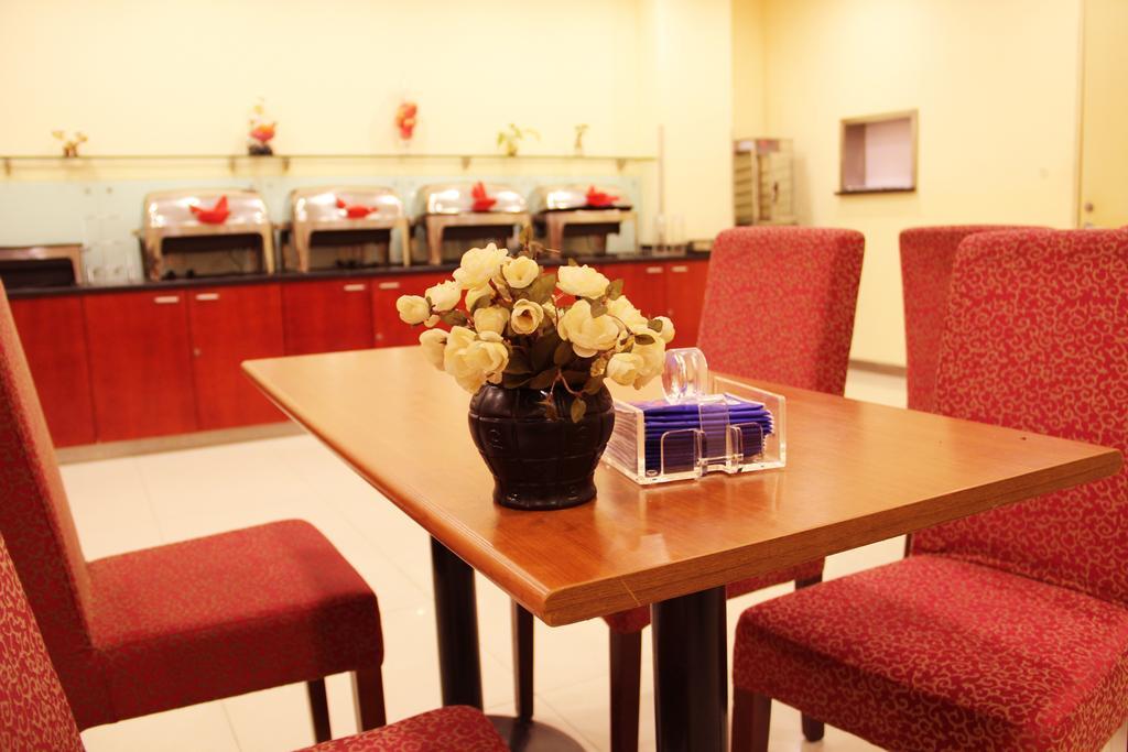 Hanting Express Shanghai Songjiang North Renmin Road Экстерьер фото